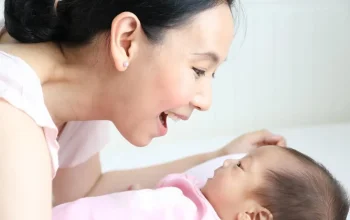 Memahami Proses Tumbuh Kembang Bayi dari 0–12 Bulan