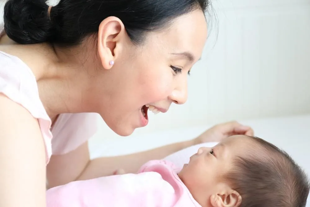 Memahami Proses Tumbuh Kembang Bayi dari 0–12 Bulan